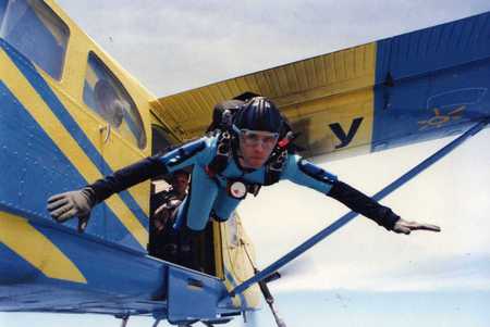 exit in 12ft - sky, lion, 2004, dive, israel