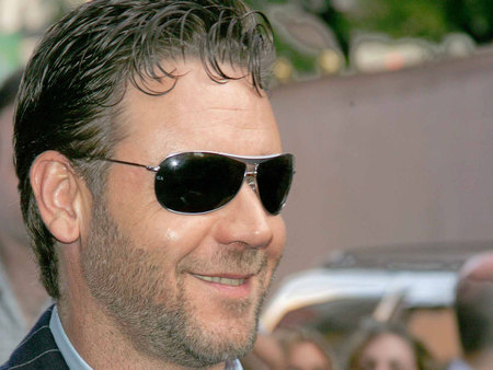 Russell Crowe - nice smile, sun glasses, lips, hair, actor, male