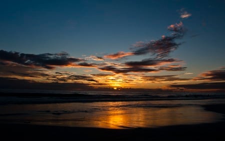 Mullaloo Sunset - beaches, ocean, sunset, waves, nature, reflection, beautiful, clouds, colors, golden