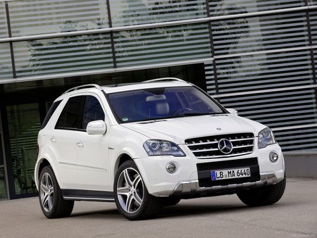 Mercedes Benz ML 63 AMG 2011 - amg, benz, 2011, ml, mercedes, 63