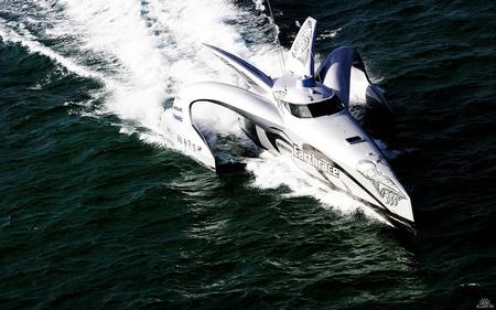 Run! - luxury, people, entertainment, ocean, cool, technology, yacht