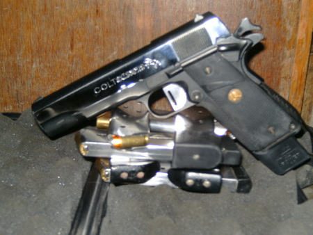 colt 1911 - hand gun, doxologia, gerry, mugs