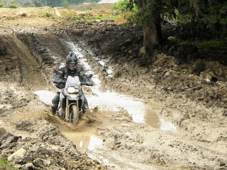 BMW F800GS en el lodo - offroad, f800gs, wallpaper, motorrad, bmw