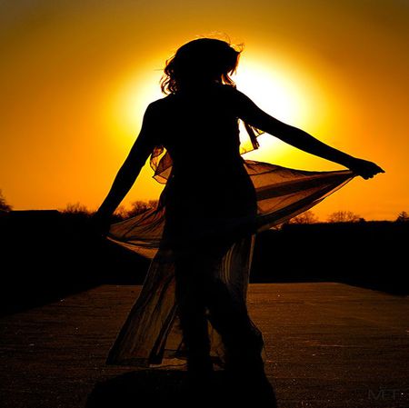 SILHUETTE ON SUNSET - woman, body, orange, silhuette, sunset, black, shadow