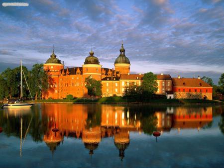 Gripsholm_Castle_Mariefred_Sweden - trees, water, blue, reflection, architecture, religious, river, sweden, nature, green, lake, castle, sky