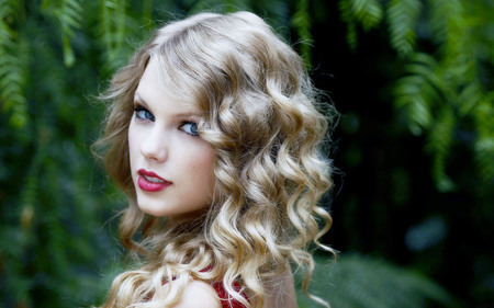 Taylor Swift - people, actresses, taylor swift, celebrity, singer, songwriter, music, entertainment