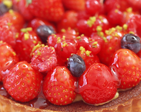 Strawberries - strawberries, cake, fruits, delicious