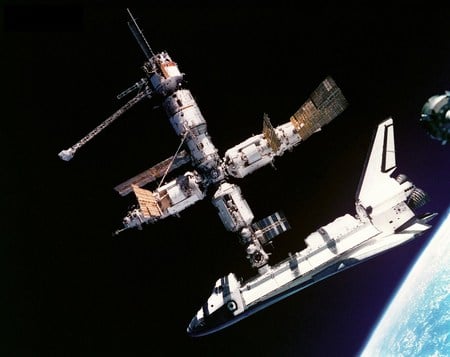 Atlantis Docked To Mir - space station, stars, sapce