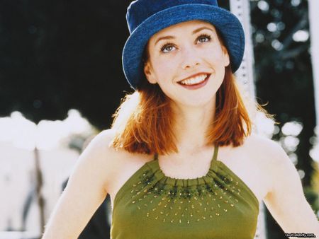 Alyson Hannigan - actress, red heads, female, girl, hat, red hair, red lis, blue hat, green, smile