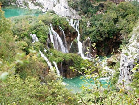 Plitvice lakes NP, Croatia - nature, lakes, plitvice, woods, np, croatia, water, green