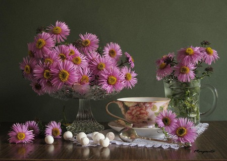 still life - nice, drink, photography, mugs, bouquet, elegant, still life, cool, beautiful, flowers, photo, flower, harmony