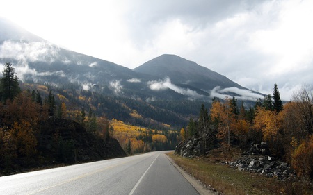 Autumn in Jasper - autumn, mountain, overcast, road, nature, forsests, beautiful, clouds, colors, low