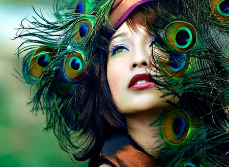 BEAUTIFUL HAT - woman, pretty face, fater, hat, colorful, bird, model, blue, pecoc, green, feather