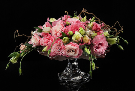 still life - nice, roses, photography, bouquet, elegant, black, gentle, still life, vase, cool, pink, beautiful, flowers, photo, flower, harmony