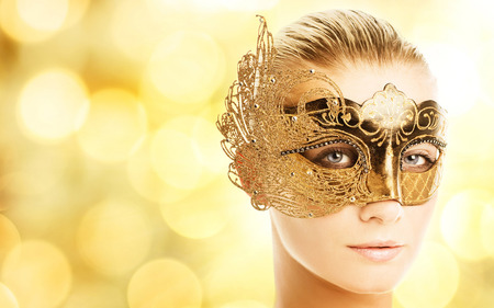 Bela de Máscara - girl, beauty, golden, mask