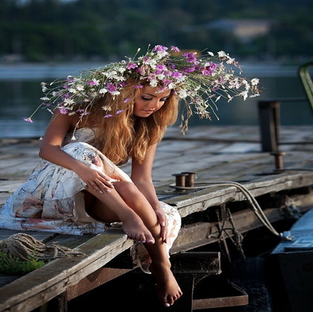 flowers in her hair - beauty, lonely, hair, wreath, flower