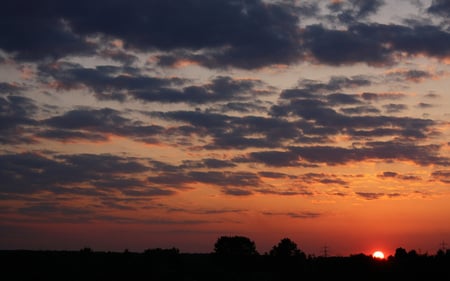 Red sun - red, landscape, evening, beautiful, sun, amazing, sky, clouds, sunset, nature