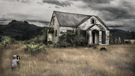 Deserted Hut - house, land, gray, grass, farm