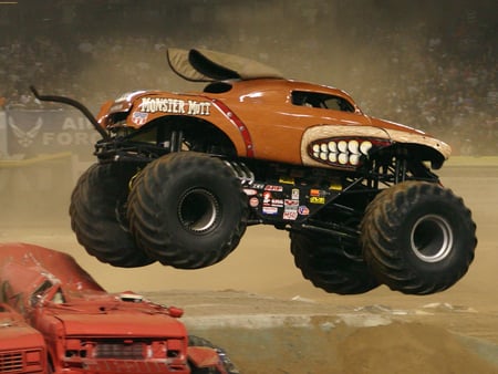 Flying-Monster-Truck - auto, orange, big wheels, monster truck