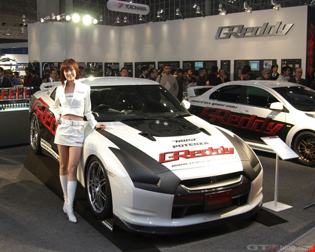 Gt-R-And-Beautiful-Model - car and babe, gt r, autobabe, model