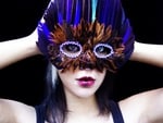 FEATHER MASK  MODEL