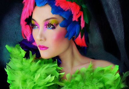 BEAUTIFUL ART DECOR LADY - colorful, blue, feters, red, green, eyes, beauty, face