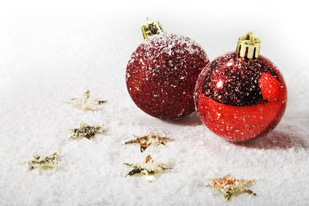 Christmas Balls - pretty, balls, photography, snow, stars, christmas, white, red, merry christmas