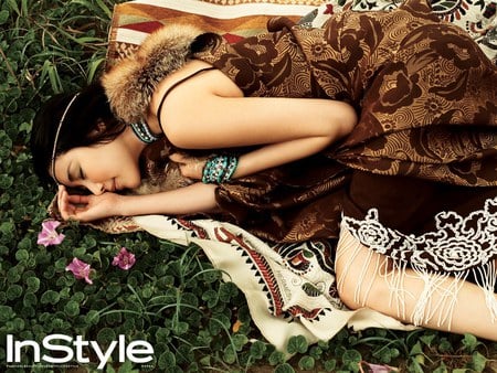 korean_celebrity_star - style, korean, lady, models, hair, dress, sleep, grass