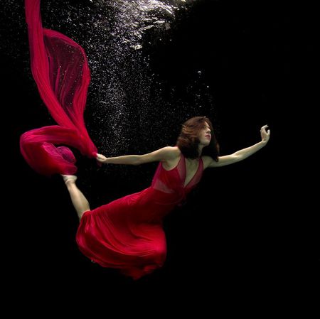 UNDERWATER RED VEIL - woman, veil, red, wet, dress, model, underwater