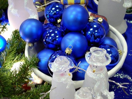 Christmas decorations - new year, candles, photography, ball, lovely, christmas, garland, balls, holidays, decorations, blue, cute