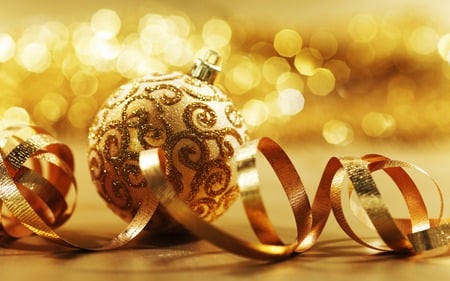 Christmas Ball for Mcarter251 - gold colour, beautiful, ball, christmas decoration, still life