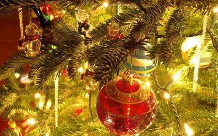 golden christmas - winter, gold, christmas, santa, balls, pretty, red, holiday, tree, shiney, religious