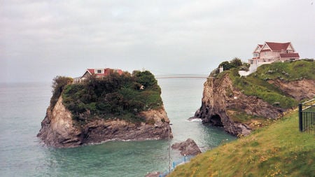 Island on Towan Beach, Cornwall, UK - water, coast, sea, grass, houses, sky, rock island