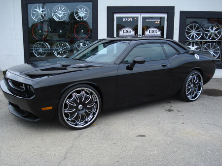 Dodge Challenger tuned - black, muscle, dodge, hotrod