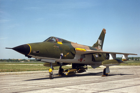 Republic F-105D Thunderchief - aircraft, thunderchief, recon, attack