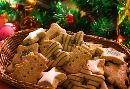 Christmas cakes - nice, delicious, christmas cakes, happy new year, christmas tree, cool, merry christmas, decorations, beautiful, holiday, sweet, food, lights