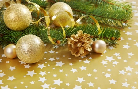 Christmas Balls - pretty, yellow, magic, garland, holidays, stars, holiday, magic christmas, decorations, merry christmas, golden, xmas, decoration, ball, happy new year, beautiful, balls, photography, beauty, gold, lovely, tree, christmas, green, new year, cute