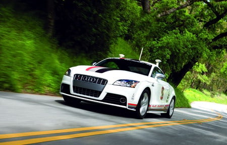 Audi drives itself - car, audi tts, autonomous, audi, autonomous car