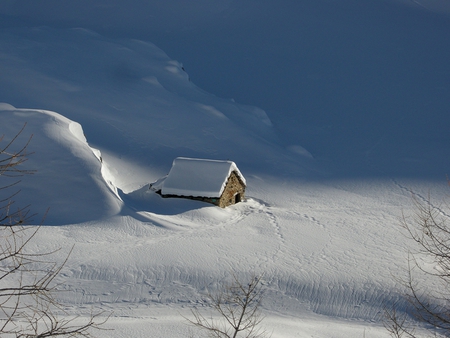 Winter - pretty, house, winter, beautiful, snow, landscape, beauty, lovely, white, nature, mountains, houses, peaceful, cottage