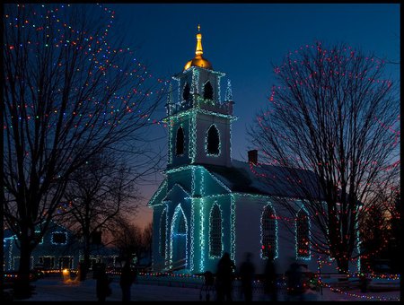 Christmas Light - house, trees, people, blue, beautiful, night, church, red, christmas lightining