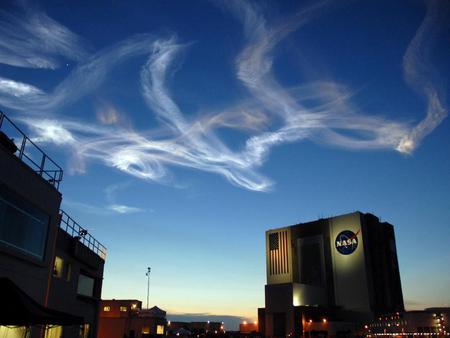 Haarp     Chemtrail  over  Nasa - anomaly, space, fug, chemtrail