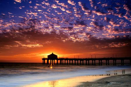 Clouds - landscape, lake, color, sky, sun, clouds, house, abstract, oceans, water, beautiful, photography, beauty, colors, ocean, sunset, lakes