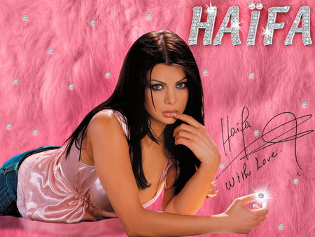 Haifa Wehbe - haifa, woman, haifa wahbi, singer, beauty, arab, pink, artist