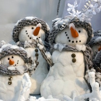 Snowmen family