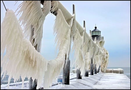 Ice curtains - michigan, ice curtains, winter, lighthouse, cold, pier