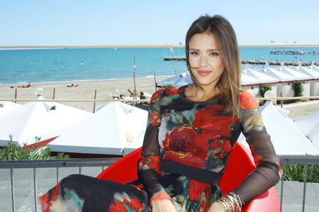 Jessica Alba - seaside, star, pretty, mom