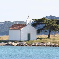 church near Pakostane