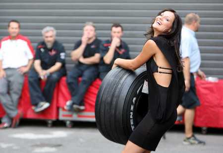 F1 Pit Babe - sports, people, pit, auto racing, f1, babe