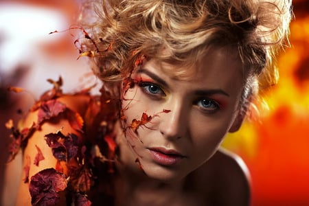 AUTUMN - woman, autumn, blond, orange and red, leaves