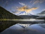 Sunrise at Trillium Lake